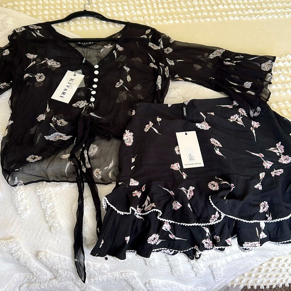 Kivari floral blouse with matching mini skirt black